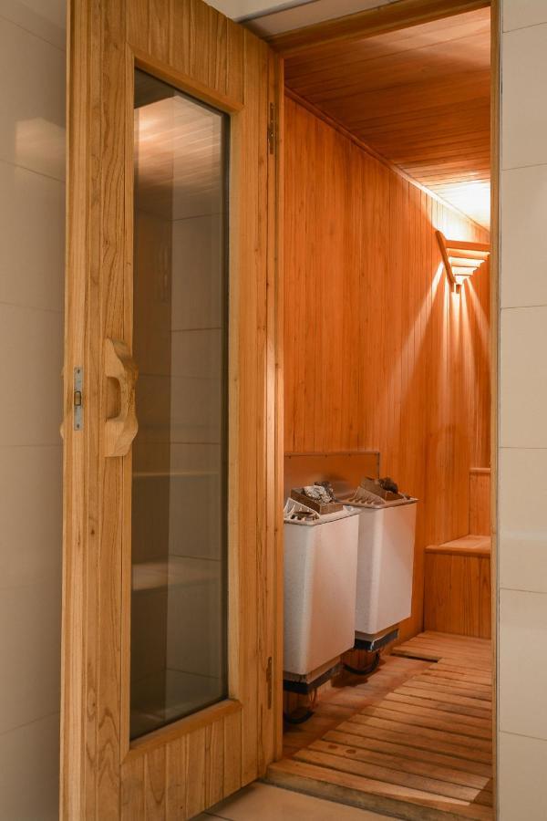 Diplomatichotel Мендоса Екстериор снимка A modern Finnish sauna