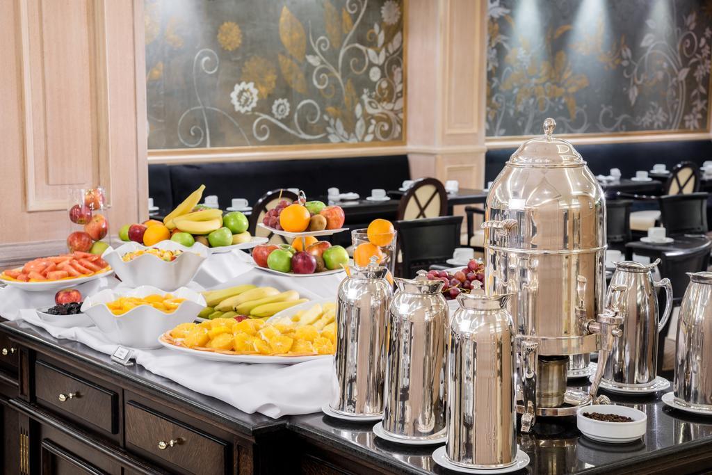 Diplomatichotel Мендоса Екстериор снимка A buffet at a hotel