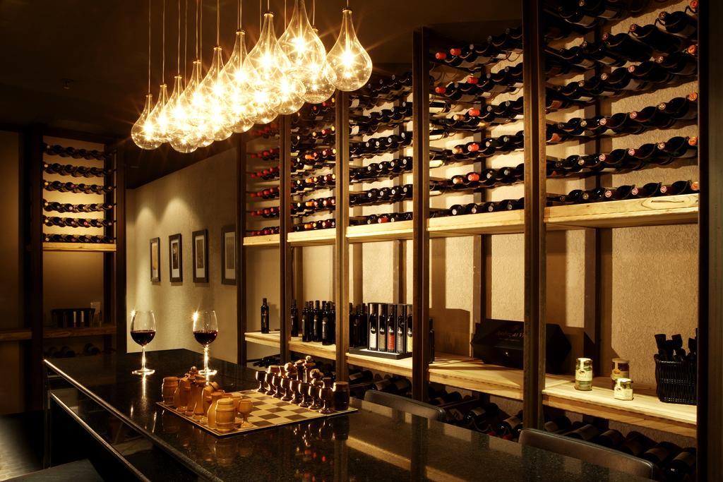 Diplomatichotel Мендоса Екстериор снимка Wine cellar at the restaurant