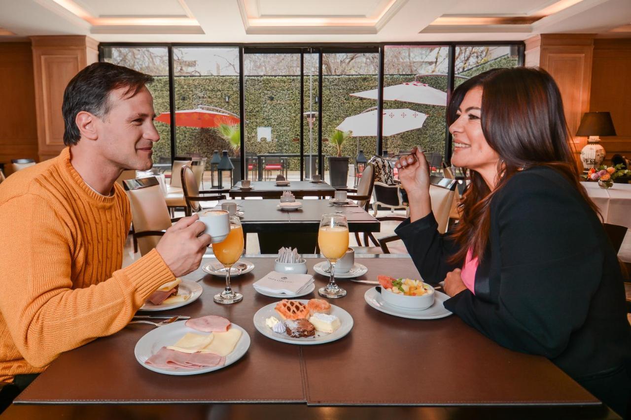 Diplomatichotel Мендоса Екстериор снимка Breakfast at the hotel